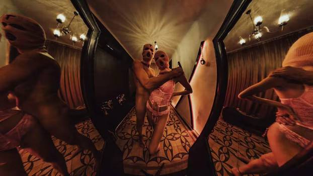 FOTO Stan u Zadru uređen je kao set iz filmova za odrasle: Evo koliko stoji noćenje