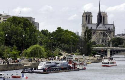 Parižani će od 2011. g. iz slavina piti gaziranu vodu