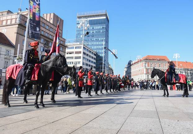 Zagreb: Dan kravate na Trgu bana Josipa Jela?i?a
