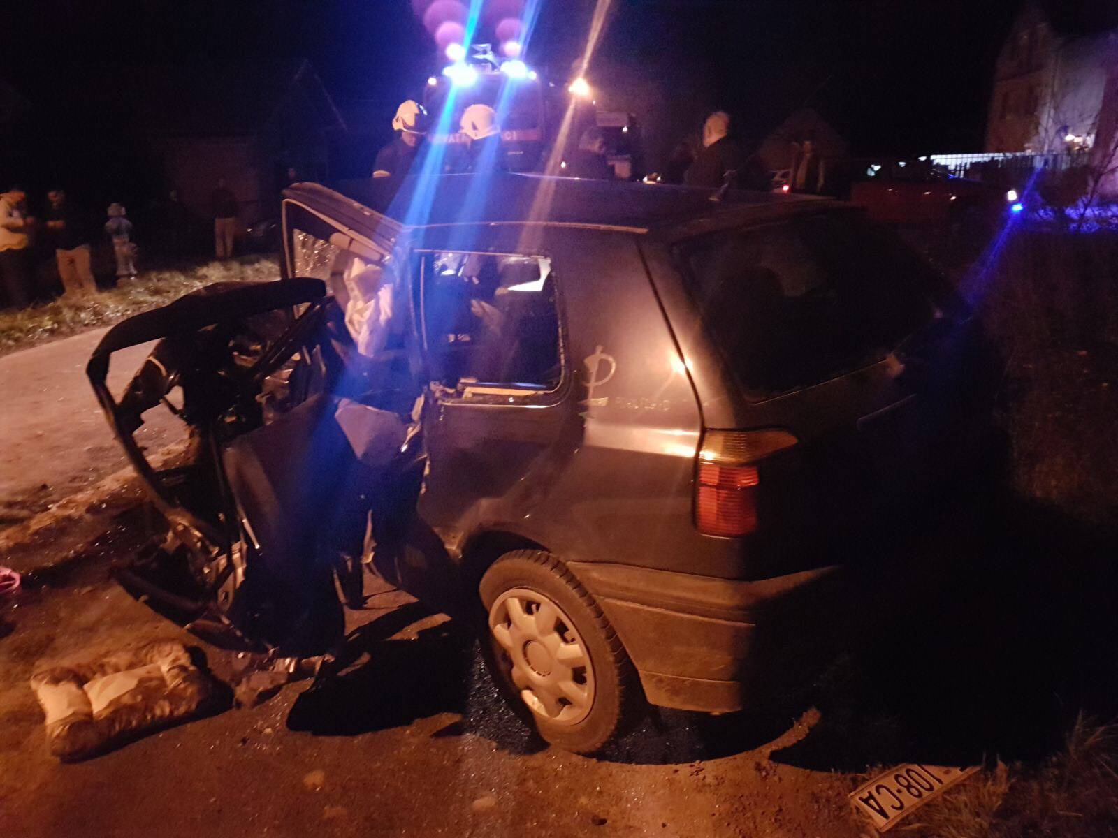 Užas kod Novske: Dvoje ljudi je teško ozlijeđeno, auti smrskani