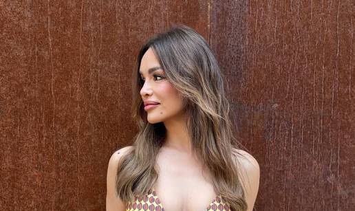 FOTO Severina pozirala u badi&cacute;u pa fotkama odu&scaron;evila pratitelje
