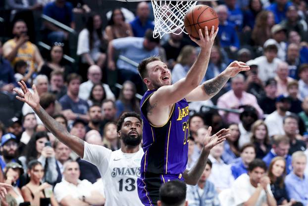 NBA: Los Angeles Lakers at Dallas Mavericks