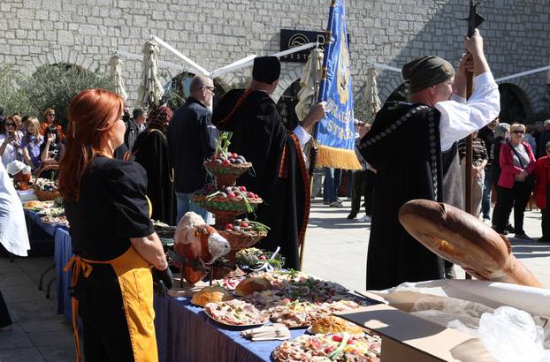 Šibenik: Podjela hrane na uskršnji ponedjeljak