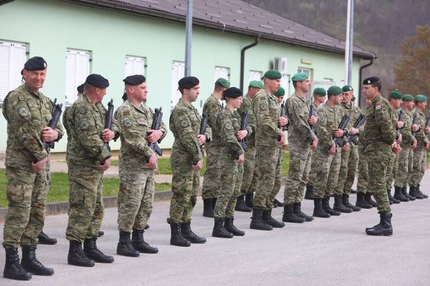Slunj: Ministar Anuši? i general Kundid u radnom posjetu vojnom poligonu "Eugen Kvaternik"