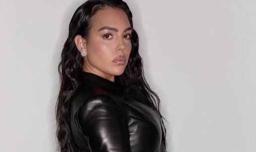 FOTO Georgina odradila trening i pokazala veliku guzu, a onda se jedva utegla u crnu ko&zcaron;u
