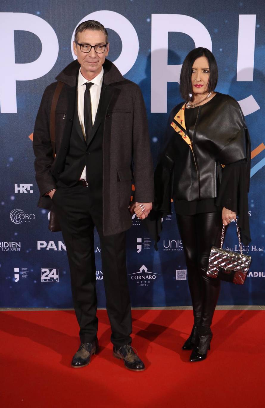 Split: Dolazak uzvanika na sve?anu dodjelu nagrada Porin