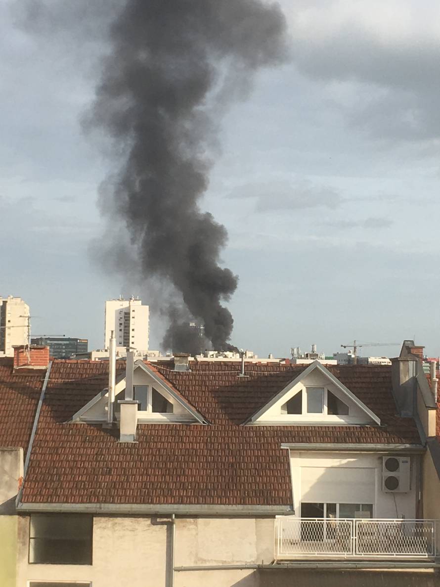 Požar u 'Staroj Zagrepčanki': Nad gradom se nadvio crni dim