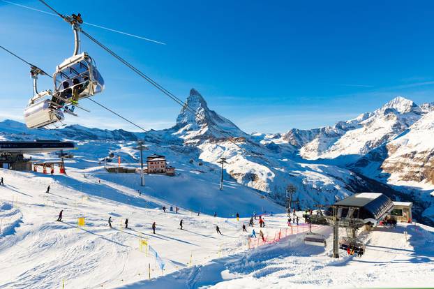 Zermatt,,Switzerland,-,January,01,,2022:,Zermatt,Ski,Resort,With