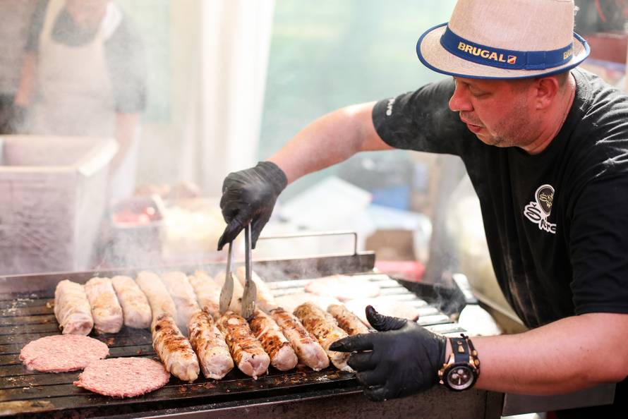 Fina klopa i cuga privukla je mnoge - na Zagreb Chill&Grill