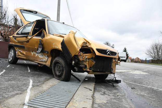 Na cesti Bjelovar - Garešnica izgubio kontrolu nad vozilom, udario u betonski most i poginuo