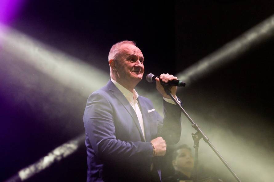 Osijek: Mate BUlić nastupio u dvorani Gradski vrt