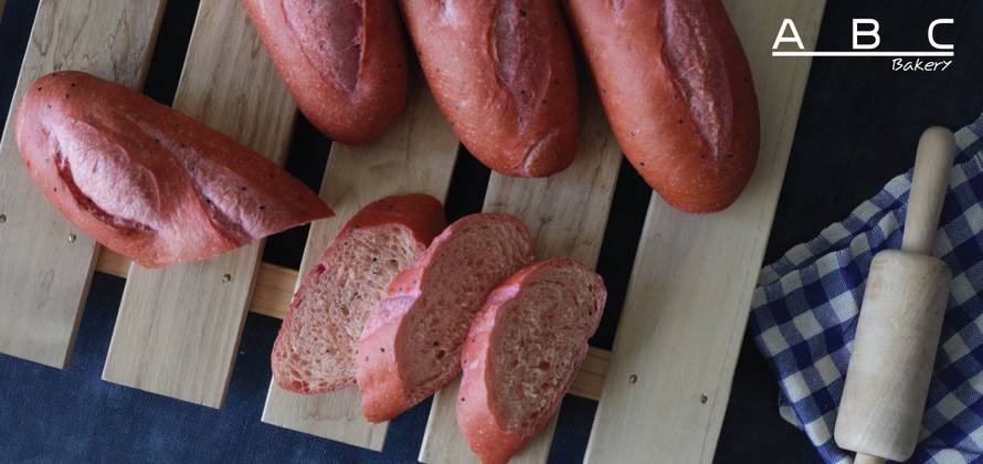 Zbog korone im ostale gomile pitaje, pa peku ružičasti kruh