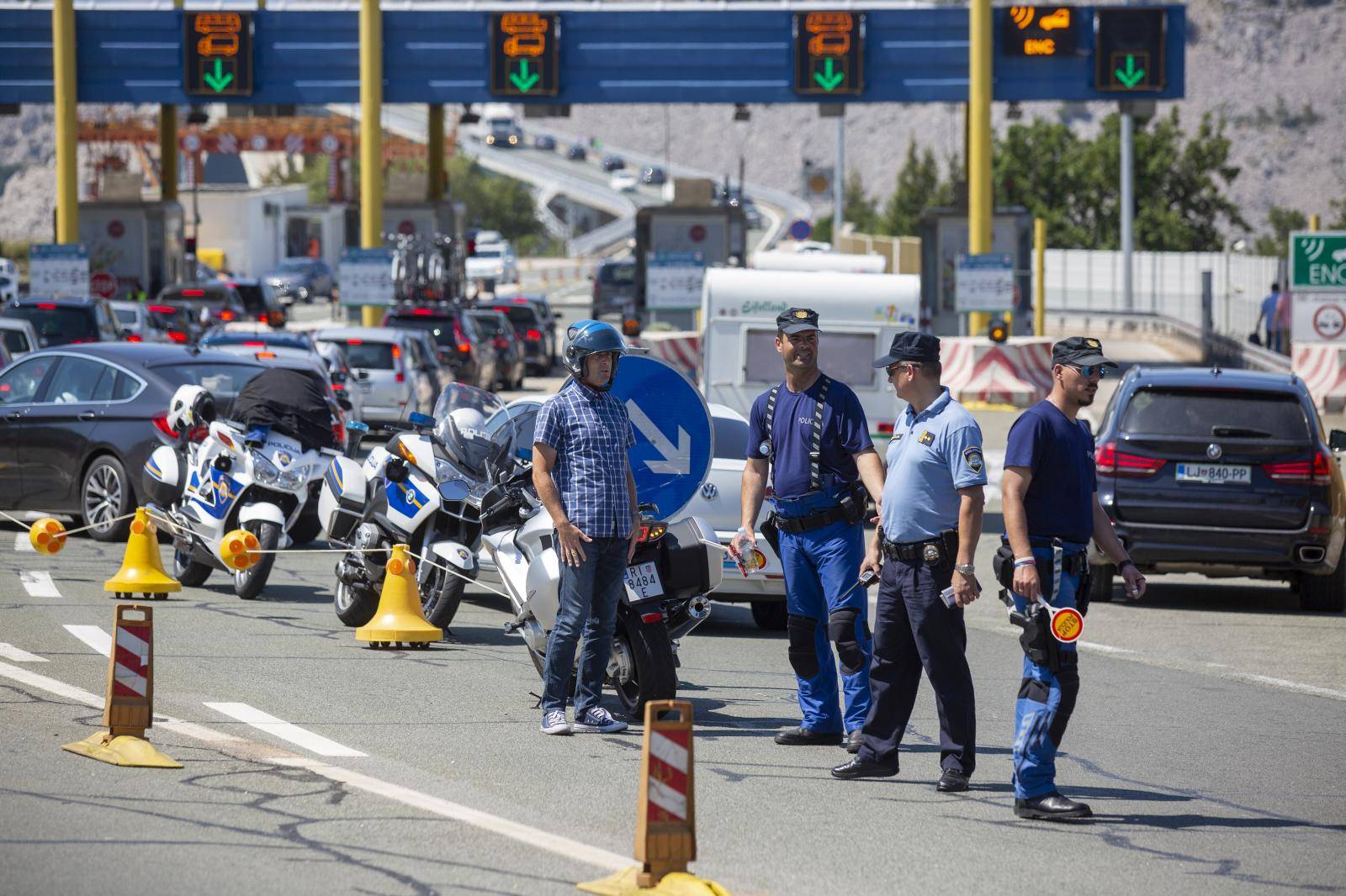 'Koliko je mostarina? Evo vam kovanice po 10 lipa, nema frke'