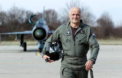 Brigadir Selak prisilno sletio zbog kvara motora MiG-a 21