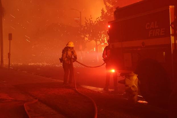 100 FOTOGRAFIJA UŽASA Ovo su vatrogasci snimili u paklu LA-a!
