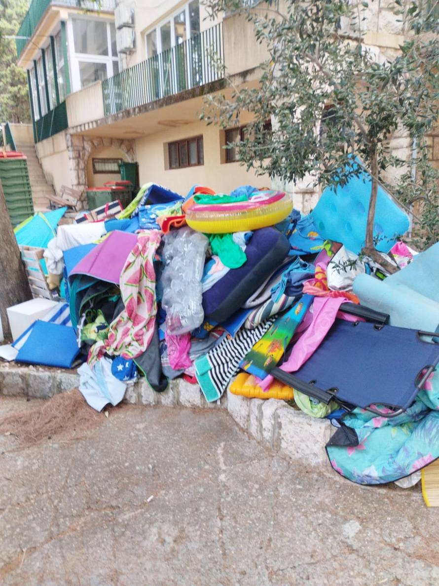 Moj ručnik, moje mjesto u hladu: I ove sezone nastavlja se borba protiv rezervacija plaže