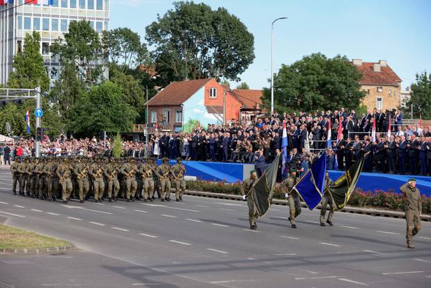 Zagreb: Svečani vojni mimohod u povodu 30 godina VRO Oluja