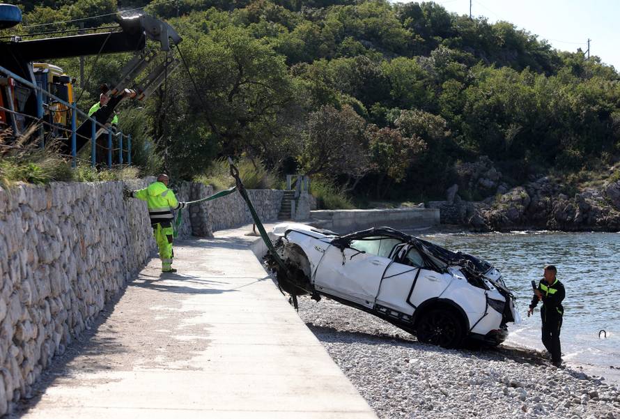 Iz mora kod Senja izvučen automobil u kojem je poginulo četvero stranih državljana