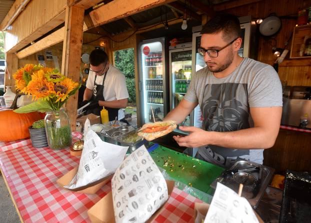 Zagreb: Otvorenje YES Feel Good festivala na Strossmayerovom trgu