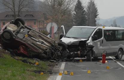 Sudarili se kombi i automobil u Zagorju, poginulo je dvoje ljudi