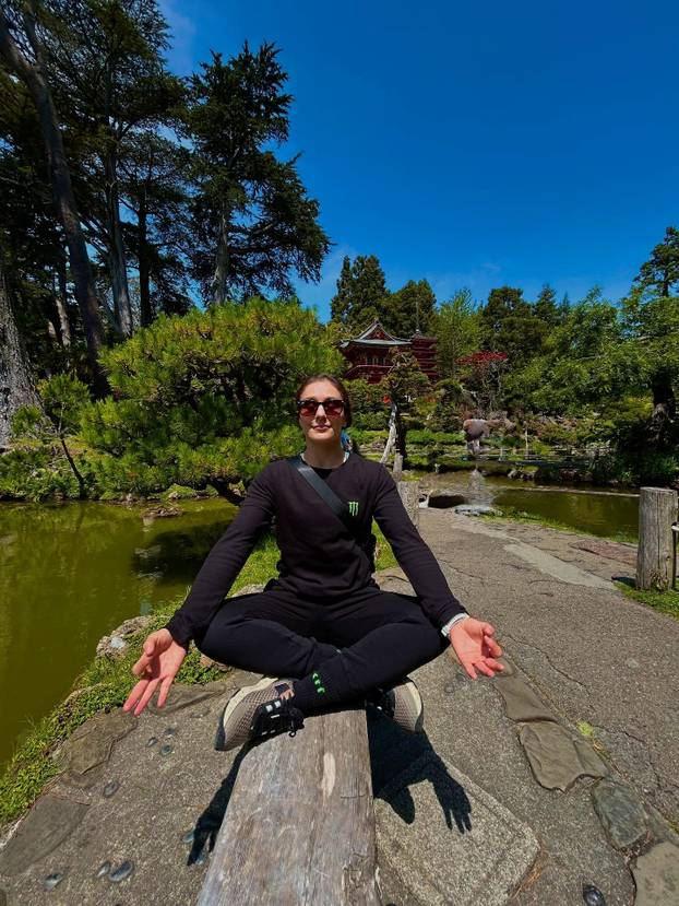 JEZIVE SCENE U UFC-u: Borkinja izgubila svijest nakon brutalnog nokauta! Pobjednica se molila