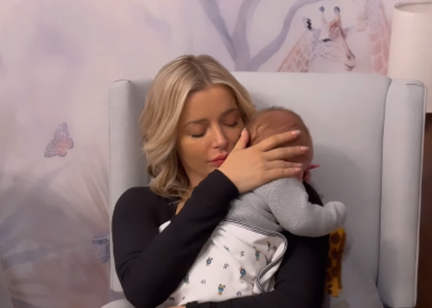 Fani Stipković pokazala kako doji, fanovi poručili: 'Preslatki'