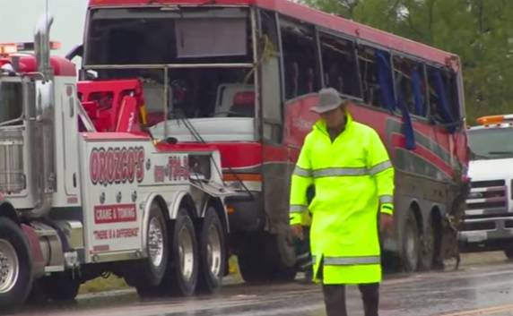 U prevrtanju autobusa osam mrtvih i 44 ozlijeđena putnika