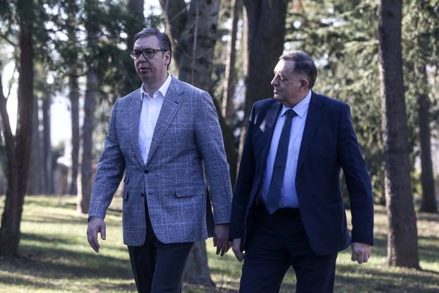 Beograd: Predsjednik Republike Srbije Aleksandar Vu&ccaron;i&cacute; sastao se s predsjednikom Republike Srpske Miloradom Dodikom u Vili Mir