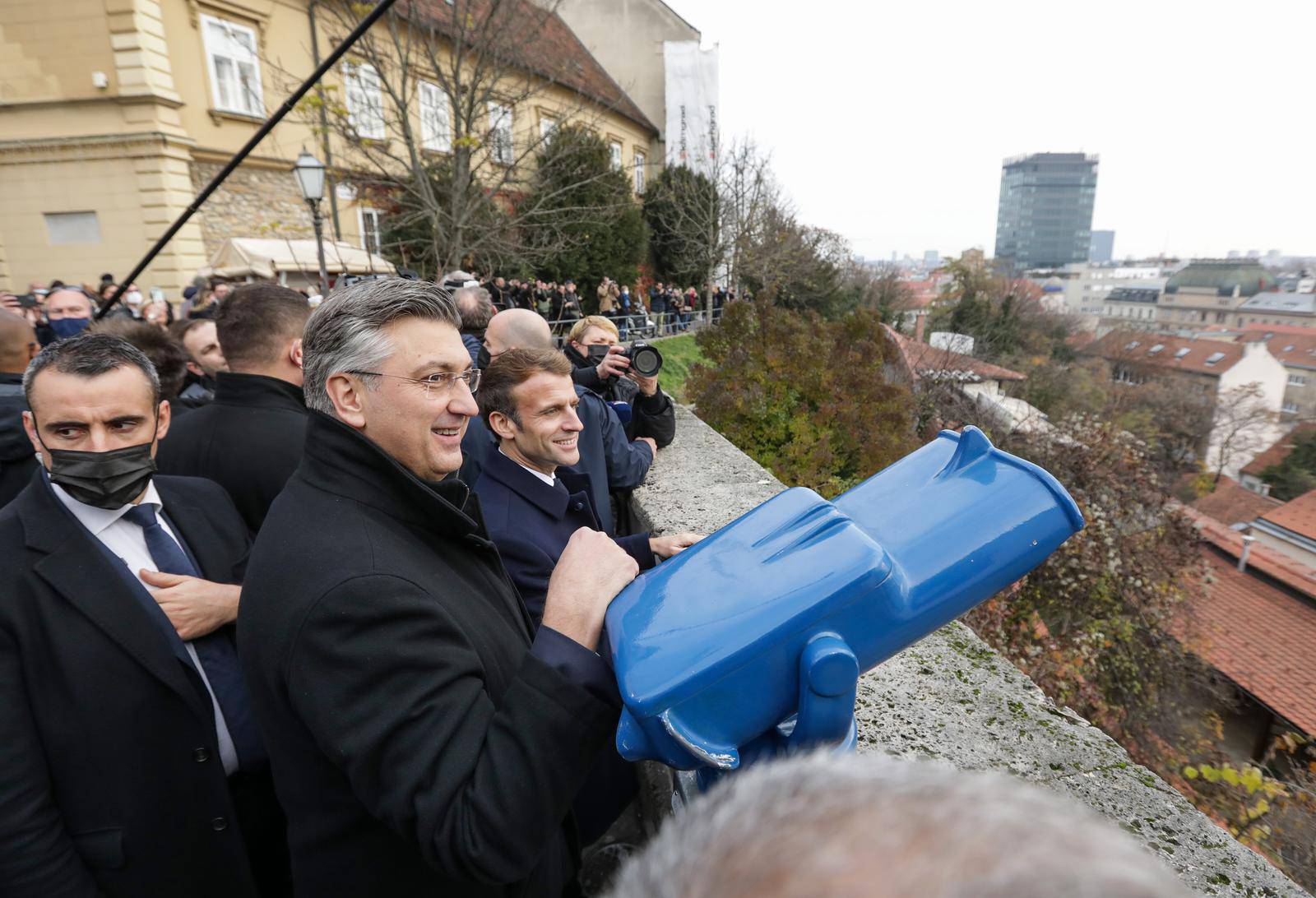 Andrej Plenković i Emmanuel Macron prošetali su Gornjim gradom