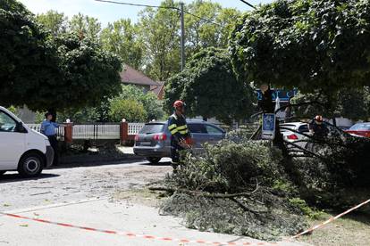 FOTO Pogledajte koliku je štetu napravilo jako nevrijeme u Sisačko-moslavačkoj županiji