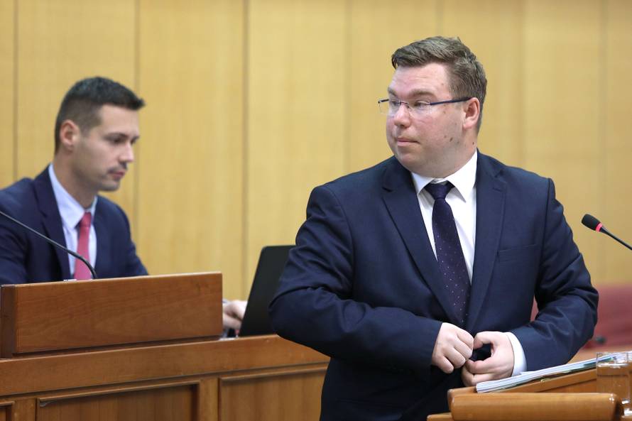 Zagreb: Sabor raspravlja o paketu mirovinskih zakona