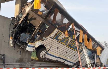 Francuska: Poginulo šest ljudi u nesreći autobusa