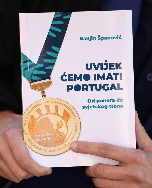 Zagreb: Autor knjige 'Uvijek ćemo imati Portugal' Sanjin Španović