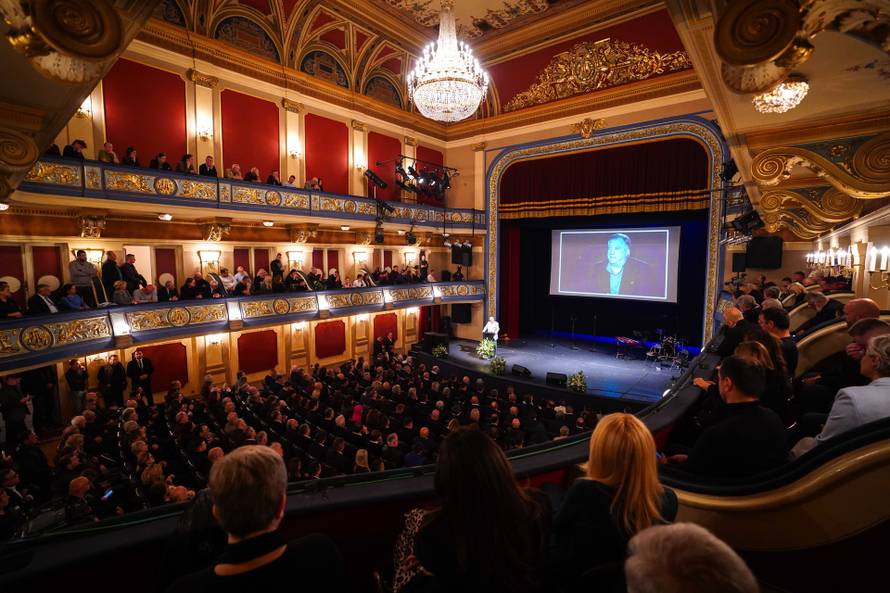 FOTO Emotivna komemoracija: O Halidu pričali njegovi bližnji, mnogi nisu mogli sakriti suze...