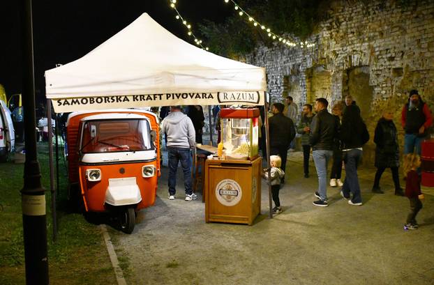 FOTO Tvrđava bila ispunjena pivom na još jednom izdanju Pivo festa u Slavonskom Brodu