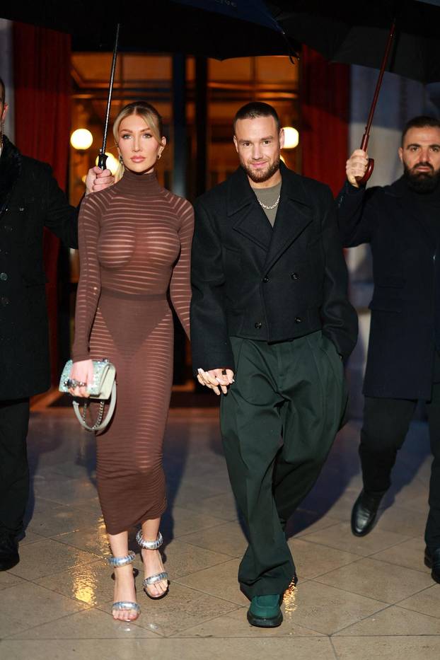 Liam Payne et sa compagne Kate Cassidy à la sortie de l'hôtel La Réserve pour profiter d'une soirée parisienne en amoureux lors de la mode femme automne / hiver 2024-2025 lors de la Fashion Week de Paris (PFW)