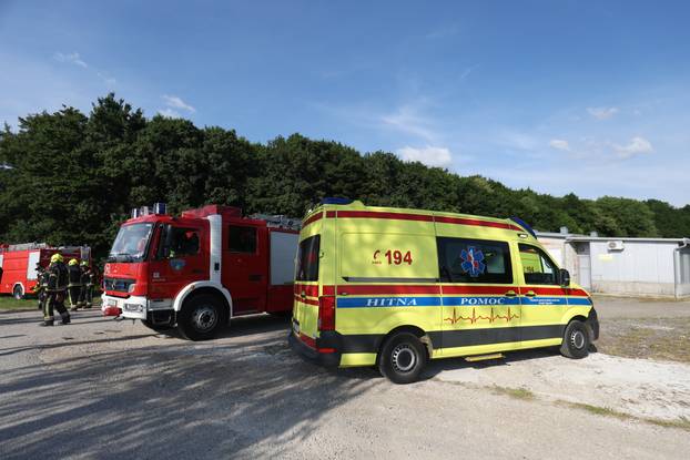 Zagreb: U šumi kraj Kerestinca srušio se manji zrakoplov