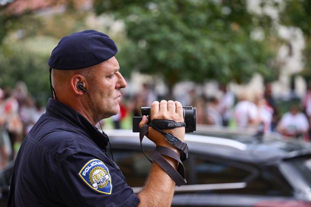 Zagreb: Okupljanje prosvjednika Hodaj za Liku, hodaj za Hrvatsku