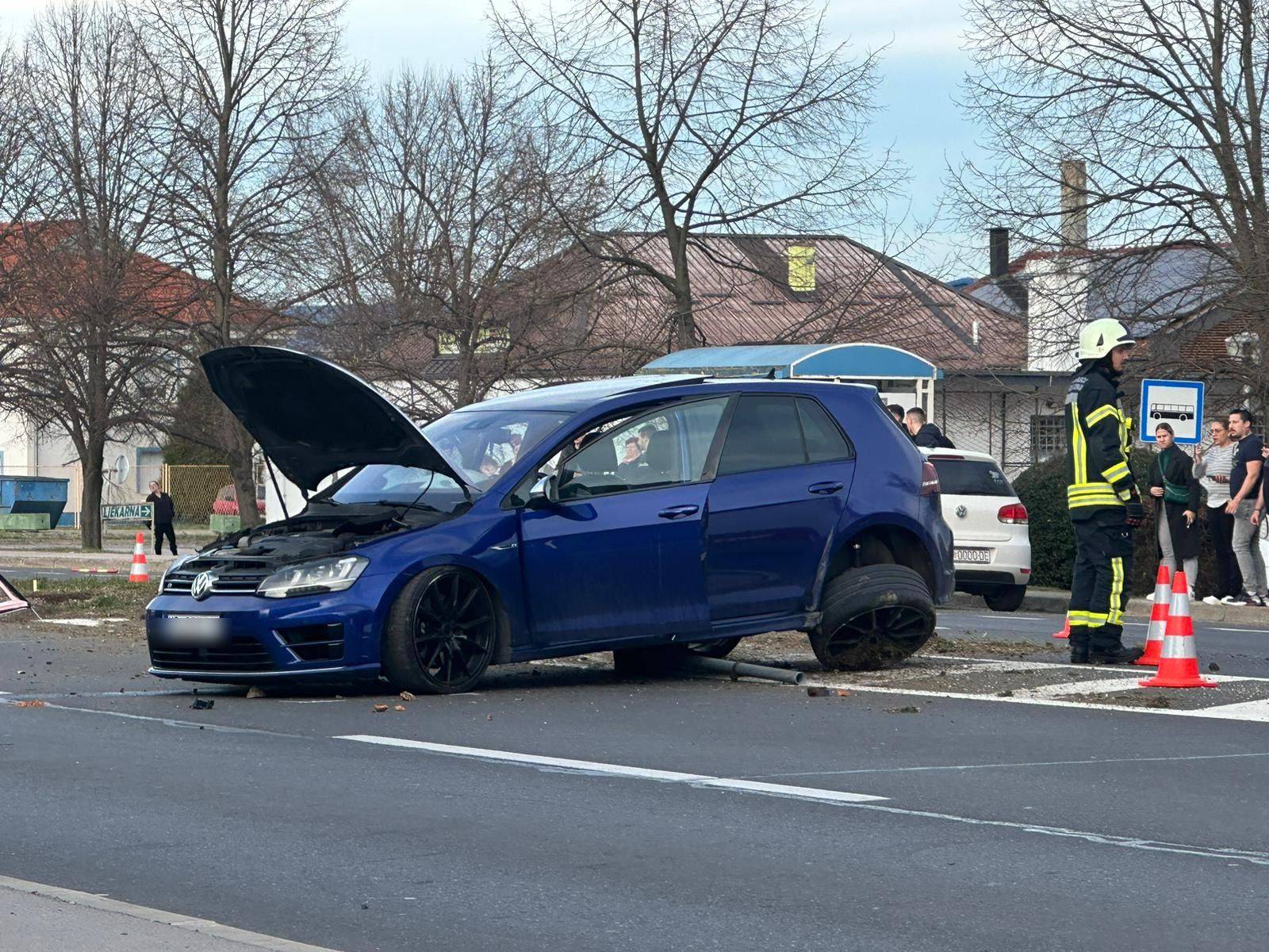 Krš i lom kod Varaždina: Troje ozlijeđenih u sudaru dva auta