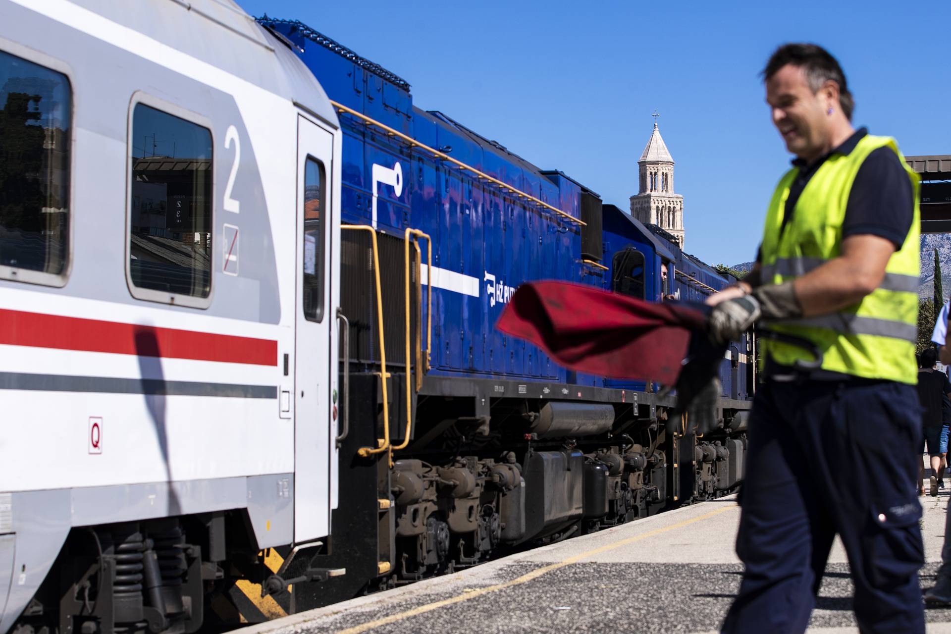 Split: Navijači Hajduka Bilim vlakom kreću prema Zagrebu na utakmicu Superkupa