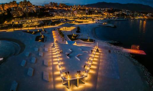 FOTO Splićani imaju na što biti ponosni: Plato na Žnjanu po noći izgleda uistinu prekrasno