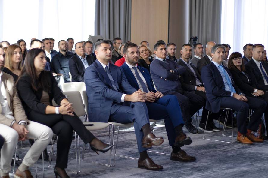 'U luke je uloženo 600 milijuna eura, ali bez željeznice gube na konkurentnosti'