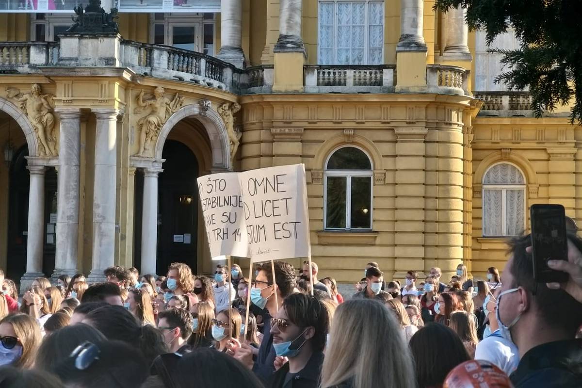 Studenti prosvjedovali protiv školarina: 'Prodajem stan u Zagrebu za semestar na Pravu'