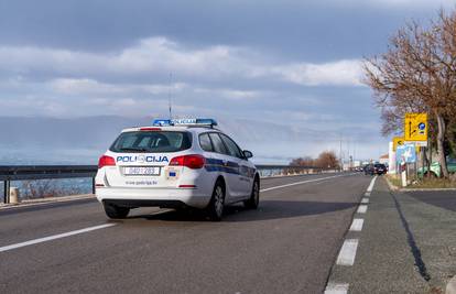 HAK: Jaki udari vjetra na dijelu Jadranske magistrale, za neka vozila zabranjen promet