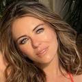 Elizabeth Hurley (60) pozirala u bikiniju. Fotku komentirao njen sin: 'Mama, ovo je predivno...'
