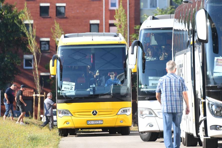Čakovec: Polazak prvih autobusa na koncert Marka Perkovića Thompsona