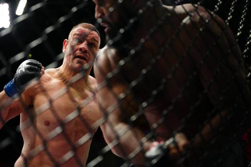 Kakva situacija u Vegasu! Delija 'pobijedio', suci na VAR-u vratili meč pa brzo izgubio nokautom