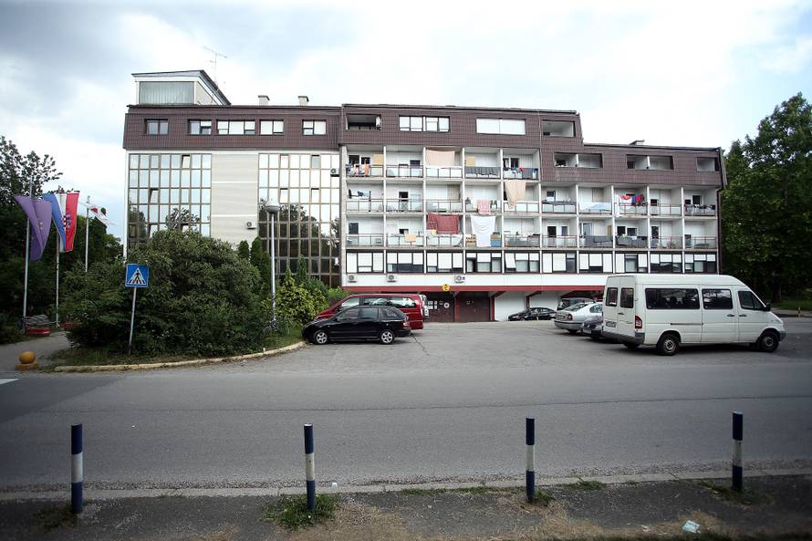 Zaštitar osjetio miris 'trave' u sobi Iračanina pa ga ovaj napao