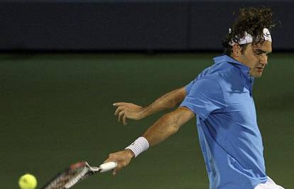 Dubai: Federer izgubio u 1. kolu nakon tri i pol godine