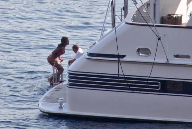 ARHIVA - 2009. Dubrovnik: R'n'B zvijezda Beyonce s Jay Z-jem plovi dubrova?kim akvatorijem